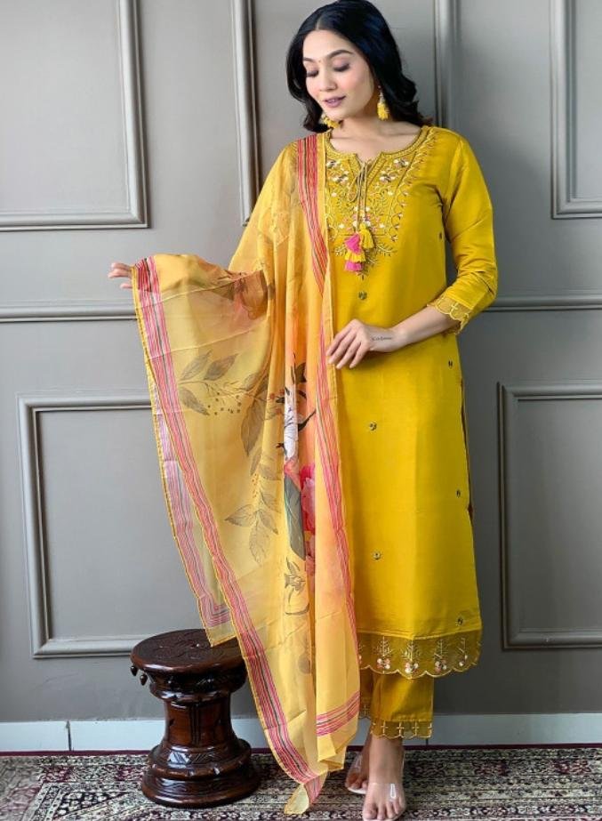 Women Floral Embroidered Regular Thread Work Chanderi Cotton Kurta with Trousers & With Dupatta