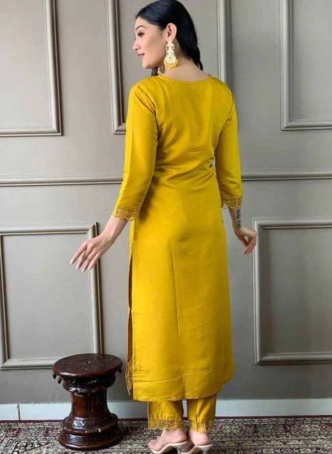 Women Floral Embroidered Regular Thread Work Chanderi Cotton Kurta with Trousers & With Dupatta - Image 4